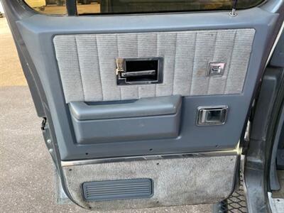 1990 GMC Suburban V1500   - Photo 21 - South Sioux City, NE 68776