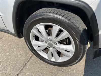 2011 Jeep Grand Cherokee Laredo X   - Photo 9 - South Sioux City, NE 68776
