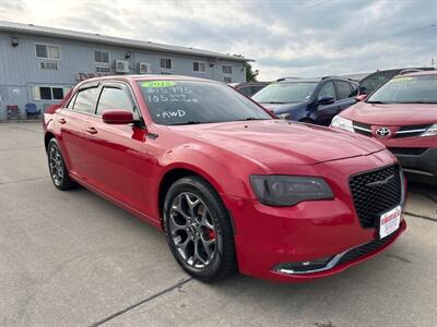 2015 Chrysler 300 Series S   - Photo 7 - South Sioux City, NE 68776