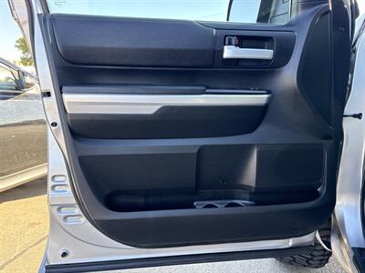 2017 Toyota Tundra SR5   - Photo 15 - South Sioux City, NE 68776