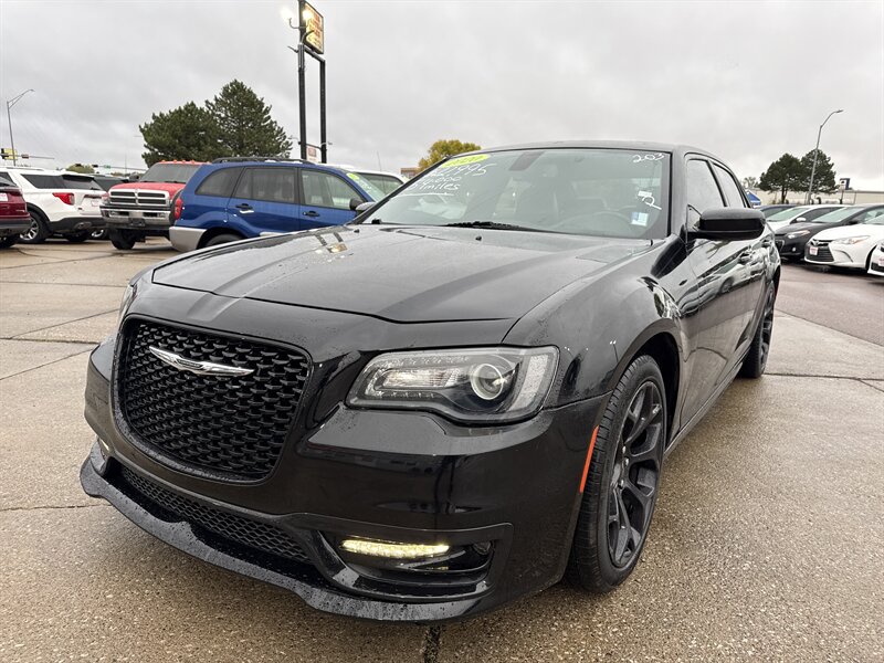 2020 Chrysler 300 Series S   - Photo 1 - South Sioux City, NE 68776