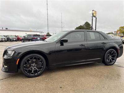 2020 Chrysler 300 Series S   - Photo 2 - South Sioux City, NE 68776