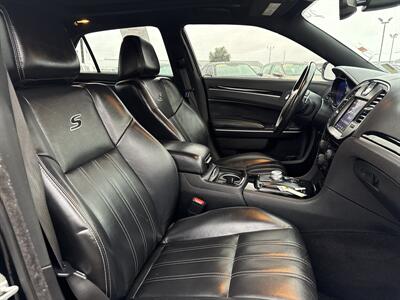 2020 Chrysler 300 Series S   - Photo 19 - South Sioux City, NE 68776
