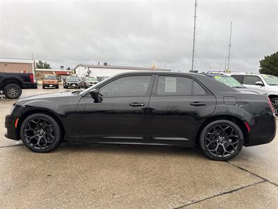 2020 Chrysler 300 Series S   - Photo 3 - South Sioux City, NE 68776