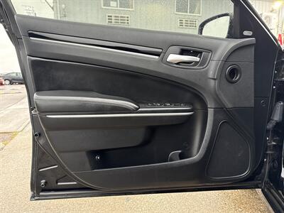 2020 Chrysler 300 Series S   - Photo 15 - South Sioux City, NE 68776