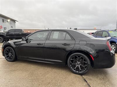 2020 Chrysler 300 Series S   - Photo 4 - South Sioux City, NE 68776