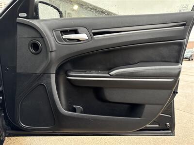 2020 Chrysler 300 Series S   - Photo 20 - South Sioux City, NE 68776