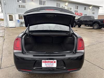 2020 Chrysler 300 Series S   - Photo 18 - South Sioux City, NE 68776
