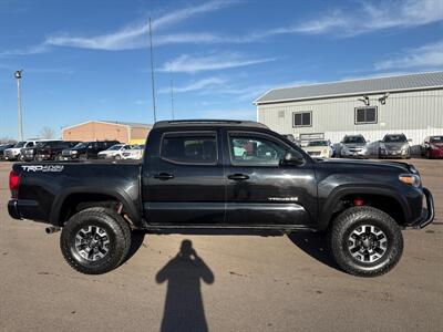 2019 Toyota Tacoma TRD Off-Road   - Photo 9 - South Sioux City, NE 68776