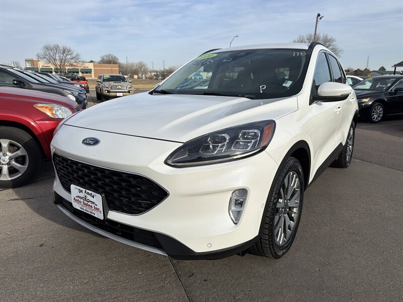 2020 Ford Escape Titanium   - Photo 1 - South Sioux City, NE 68776