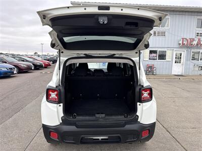 2017 Jeep Renegade Altitude   - Photo 17 - South Sioux City, NE 68776