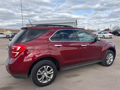 2017 Chevrolet Equinox LT   - Photo 8 - South Sioux City, NE 68776