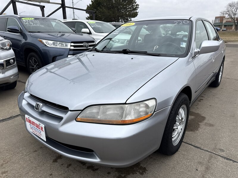 2000 Honda Accord LX   - Photo 1 - South Sioux City, NE 68776