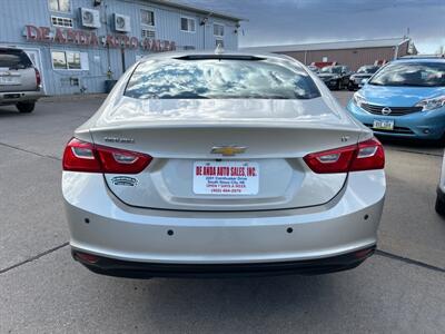 2016 Chevrolet Malibu LT   - Photo 4 - South Sioux City, NE 68776