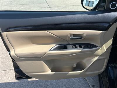 2016 Mitsubishi Outlander SEL   - Photo 11 - South Sioux City, NE 68776