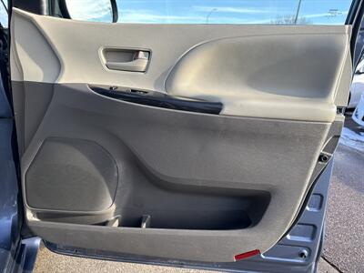 2014 Toyota Sienna L 7-Passenger   - Photo 20 - South Sioux City, NE 68776