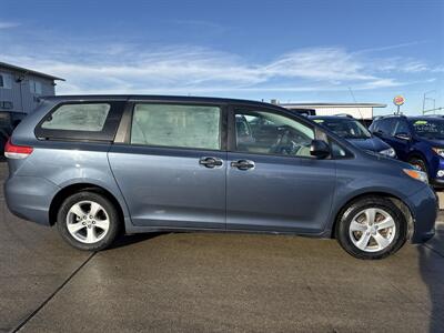 2014 Toyota Sienna L 7-Passenger   - Photo 9 - South Sioux City, NE 68776
