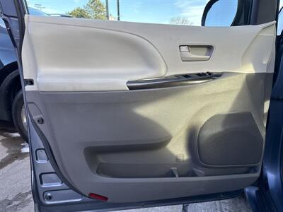 2014 Toyota Sienna L 7-Passenger   - Photo 15 - South Sioux City, NE 68776