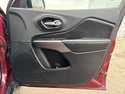 2019 Jeep Cherokee Latitude Plus   - Photo 19 - South Sioux City, NE 68776