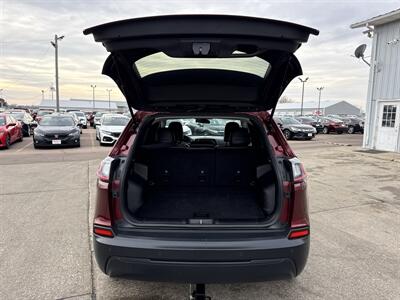 2019 Jeep Cherokee Latitude Plus   - Photo 17 - South Sioux City, NE 68776
