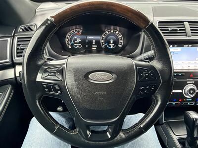 2017 Ford Explorer Platinum   - Photo 16 - South Sioux City, NE 68776