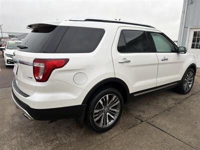 2017 Ford Explorer Platinum   - Photo 5 - South Sioux City, NE 68776
