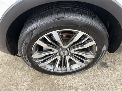 2017 Ford Explorer Platinum   - Photo 9 - South Sioux City, NE 68776