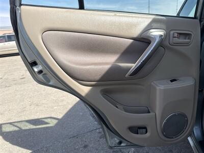 2005 Toyota RAV4   - Photo 17 - South Sioux City, NE 68776