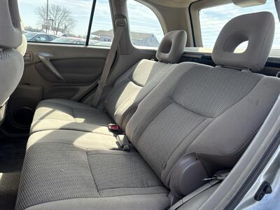 2005 Toyota RAV4   - Photo 16 - South Sioux City, NE 68776