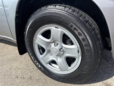 2005 Toyota RAV4   - Photo 13 - South Sioux City, NE 68776