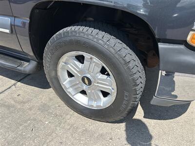 2003 Chevrolet Suburban 1500 LT   - Photo 9 - South Sioux City, NE 68776