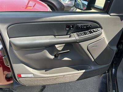 2003 Chevrolet Suburban 1500 LT   - Photo 11 - South Sioux City, NE 68776