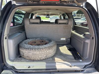 2003 Chevrolet Suburban 1500 LT   - Photo 17 - South Sioux City, NE 68776
