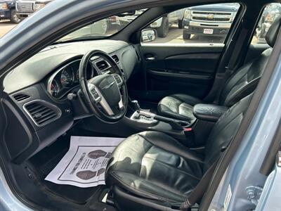 2012 Chrysler 200 Limited   - Photo 10 - South Sioux City, NE 68776