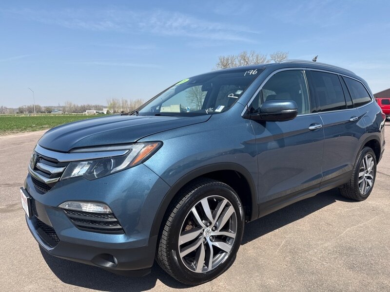 2016 Honda Pilot Touring - Photo 1 - South Sioux City, NE 68776