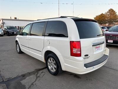2010 Chrysler Town & Country Touring   - Photo 3 - South Sioux City, NE 68776