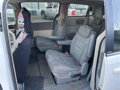 2010 Chrysler Town & Country Touring   - Photo 12 - South Sioux City, NE 68776