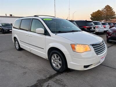 2010 Chrysler Town & Country Touring   - Photo 7 - South Sioux City, NE 68776