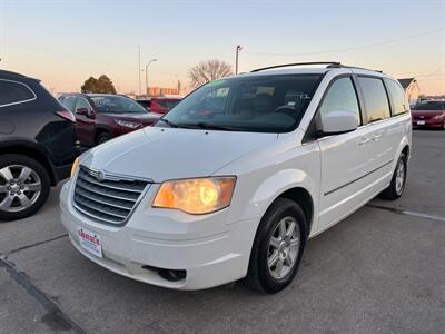 2010 Chrysler Town & Country Touring   - Photo 1 - South Sioux City, NE 68776