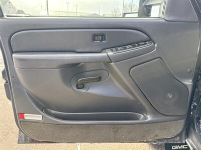 2004 GMC Sierra 2500HD SLE   - Photo 14 - South Sioux City, NE 68776