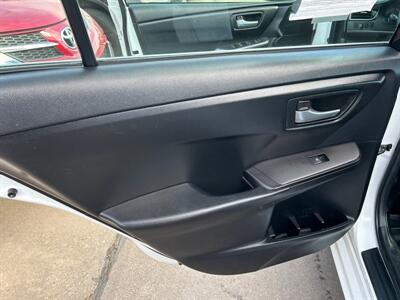 2015 Toyota Camry LE   - Photo 14 - South Sioux City, NE 68776
