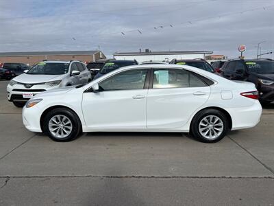 2015 Toyota Camry LE   - Photo 2 - South Sioux City, NE 68776