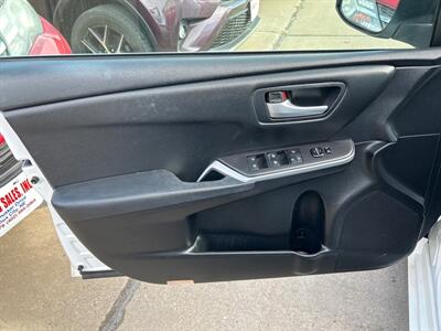 2015 Toyota Camry LE   - Photo 11 - South Sioux City, NE 68776