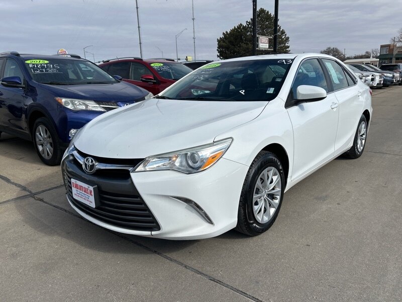 2015 Toyota Camry LE - Photo 1 - South Sioux City, NE 68776