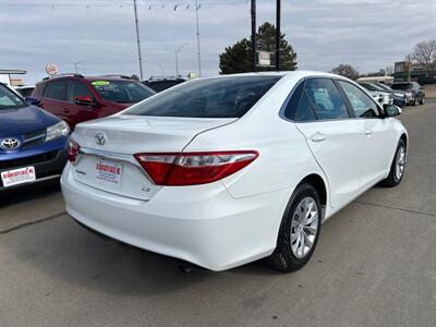 2015 Toyota Camry LE   - Photo 5 - South Sioux City, NE 68776