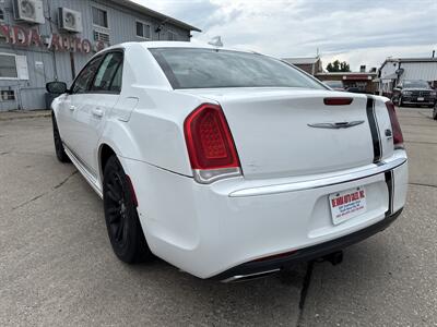 2016 Chrysler 300 Series Limited   - Photo 5 - South Sioux City, NE 68776