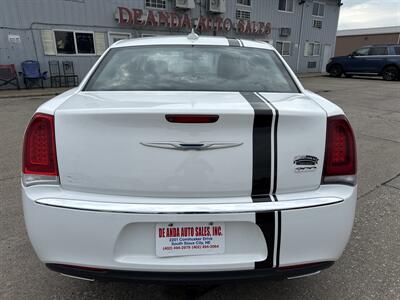 2016 Chrysler 300 Series Limited   - Photo 6 - South Sioux City, NE 68776