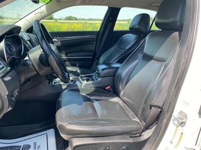 2016 Chrysler 300 Series Limited   - Photo 14 - South Sioux City, NE 68776