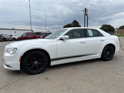 2016 Chrysler 300 Series Limited   - Photo 2 - South Sioux City, NE 68776