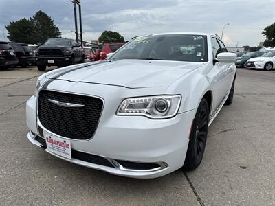2016 Chrysler 300 Series Limited   - Photo 1 - South Sioux City, NE 68776